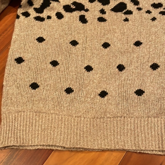 JOHN JENN SPOTTED V NECK SWEATER - Picture 6 of 12